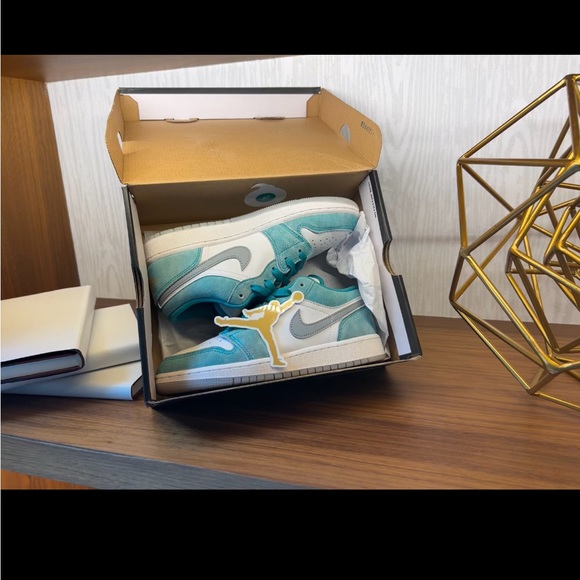 Nike - Picture 5 of 6